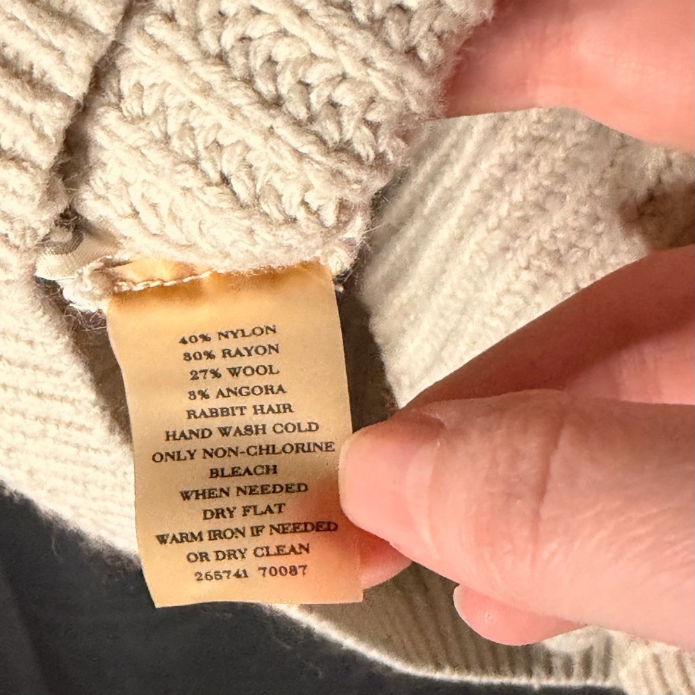 Ann Taylor Cream Crew Neck Sweater Size Medium—#119 - Picture 6 of 7
